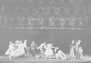 Arquivo:Carnavalproduction.jpg.w300h207.jpg