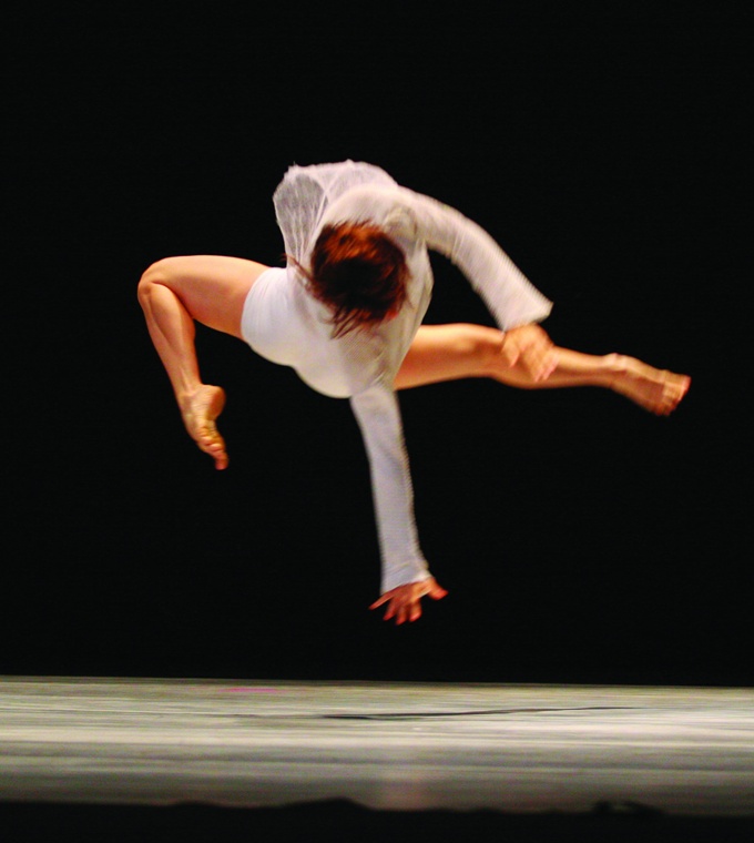 Quasar Cia de Dança em "Só tinha que ser com você". Foto: Rubens Cerqueira.