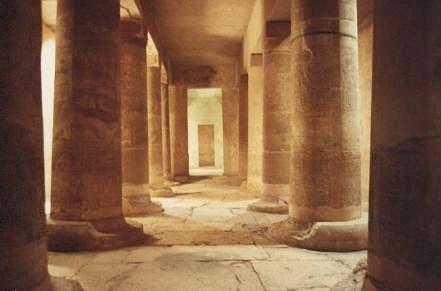 Arquivo:Temple-of-Osiris-at-Abydos.jpg
